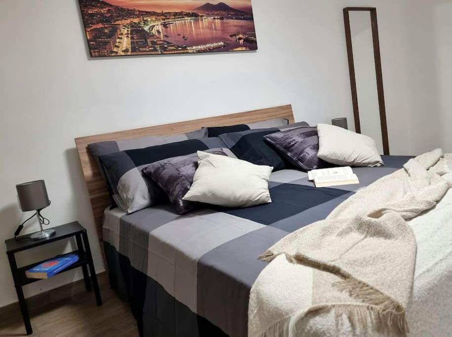 Casa Comoda E Centrale In Quartiere Storico Di Napoli Esterno foto