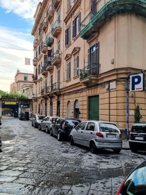 Casa Comoda E Centrale In Quartiere Storico Di Napoli Esterno foto